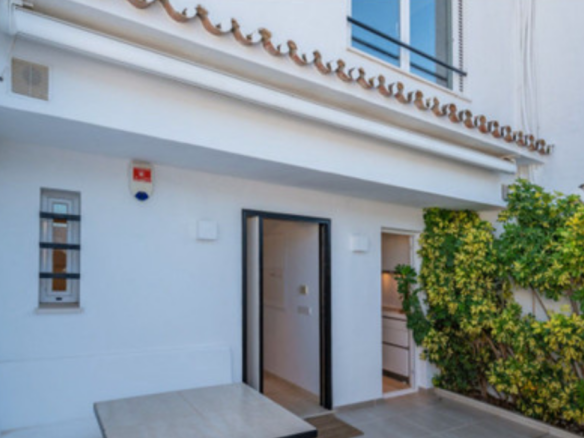 Nueva Andalucia  -3B Townhouse – Great Family Home