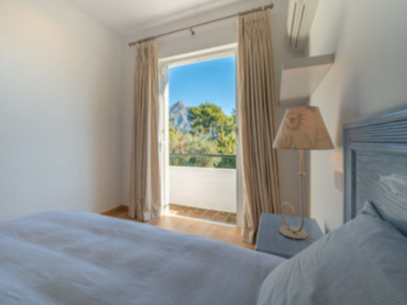 Nueva Andalucia  -3B Townhouse – Great Family Home
