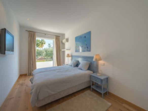 Nueva Andalucia  -3B Townhouse – Great Family Home