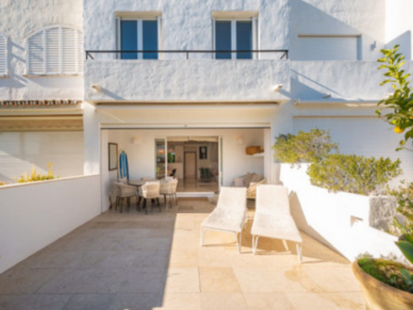 Nueva Andalucia  -3B Townhouse – Great Family Home