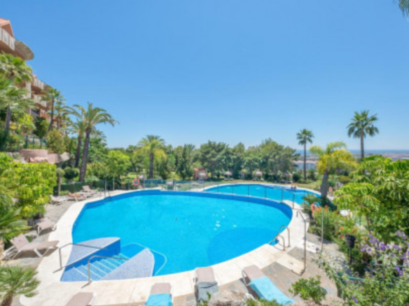 Nueva Andalucia – 4B Apartments – Golf  & Sea Views