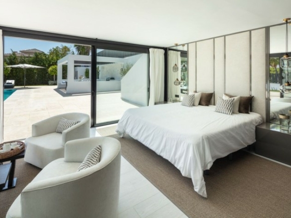 🏠✨ SOLD – Nueva Andalucía – 5B Modern Villa – Central 🌟