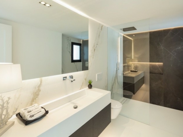 🏠✨ SOLD – Nueva Andalucía – 5B Modern Villa – Central 🌟