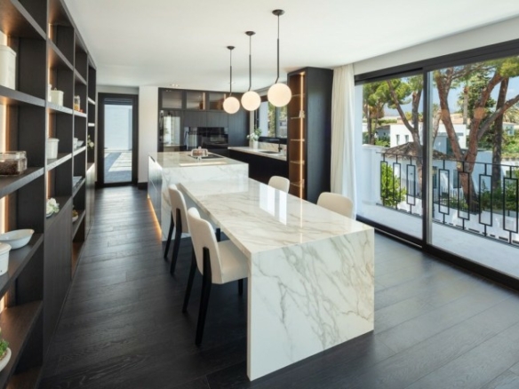 🏠✨ SOLD – Nueva Andalucía – 5B Modern Villa – Central 🌟