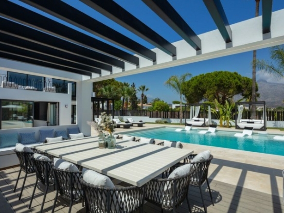 🏠✨ SOLD – Nueva Andalucía – 5B Modern Villa – Central 🌟