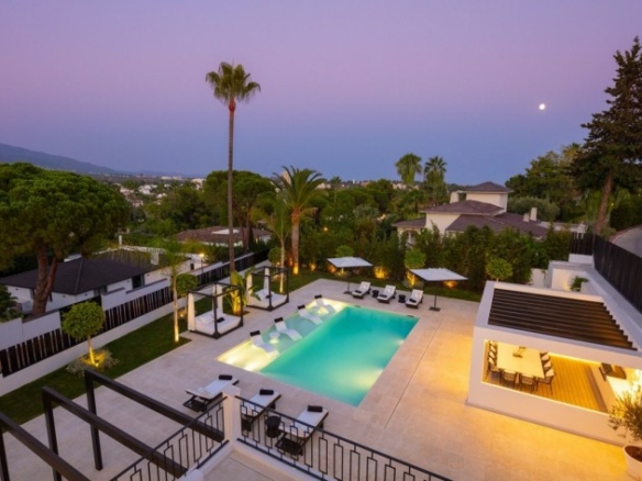 🏠✨ SOLD – Nueva Andalucía – 5B Modern Villa – Central 🌟