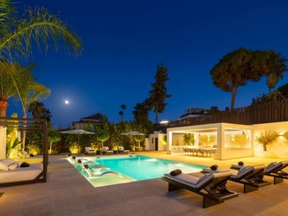 🏠✨ SOLD – Nueva Andalucía – 5B Modern Villa – Central 🌟
