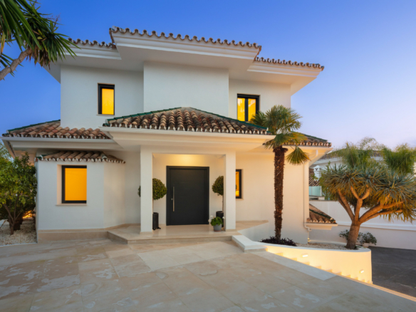 Nueva Andalucia – 5B Villa – Key Ready  – Sea Views