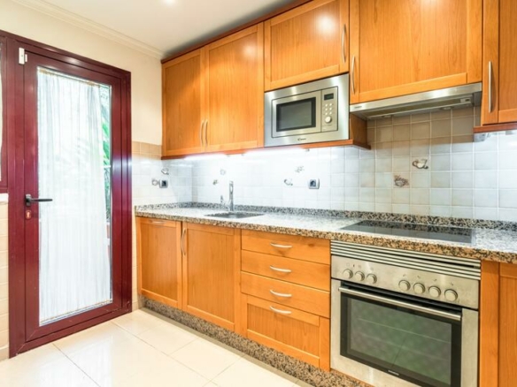 Golden Mile  – 3B Townhouse – Gated – Tropical Gardens