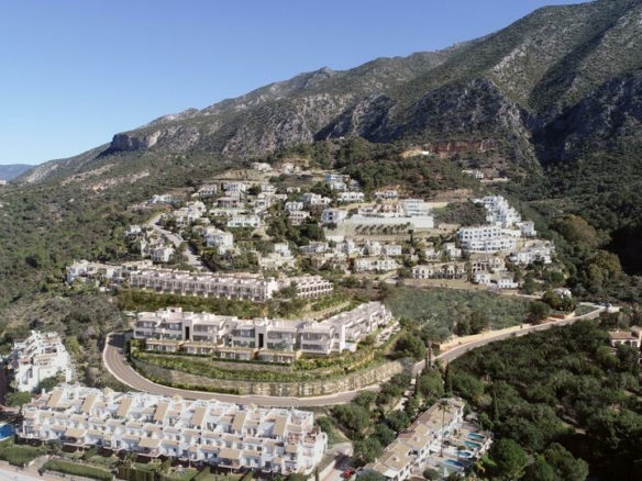 Istan – 3 B Townhouse – Off Plan – Great Views