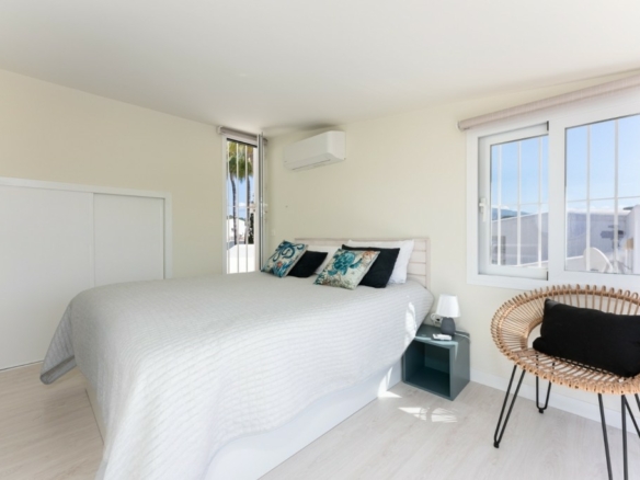 Nueva Andalucia – 3B Duplex Apt. – Close to facilities