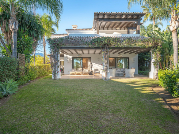 SOLD: Modern Villa in Golden Mile – Gated Tropical Community 🌴