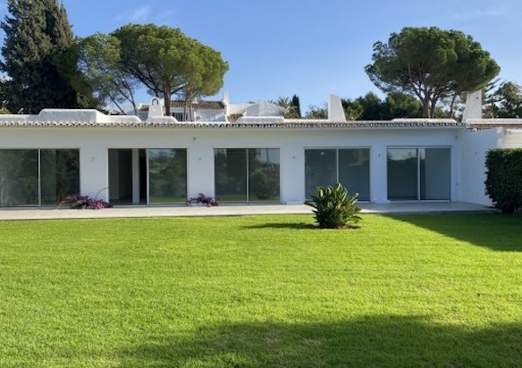 For sale – Nueva Andalucia –  Nice 3B Bungalow – Gated  -1st Line Golf