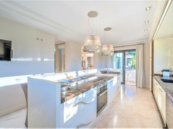 SOLD: Modern Villa in Golden Mile – Gated Tropical Community 🌴