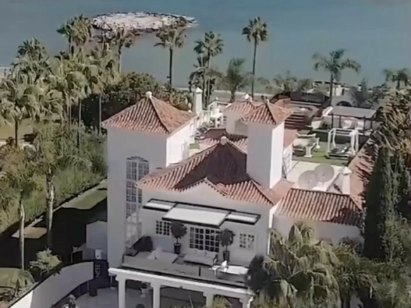 For Rent – Puerto Banus – Beach front Mansion