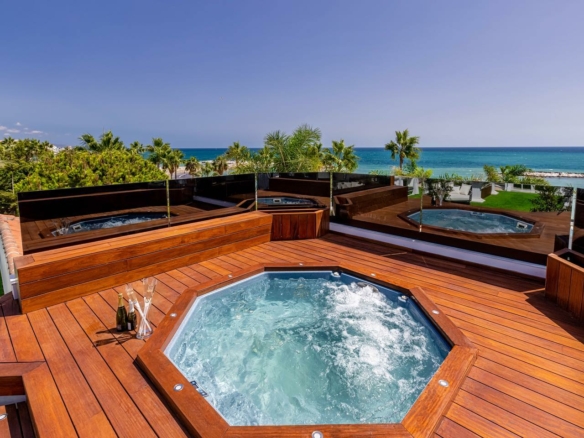 For Rent – Puerto Banus – Beach front Mansion