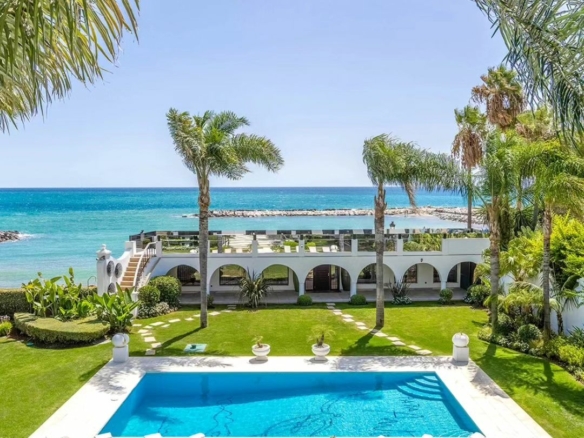 For Rent – Puerto Banus – Beach front Mansion