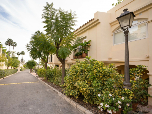 La Quinta – 3B Townhouse – Key ready – West facing