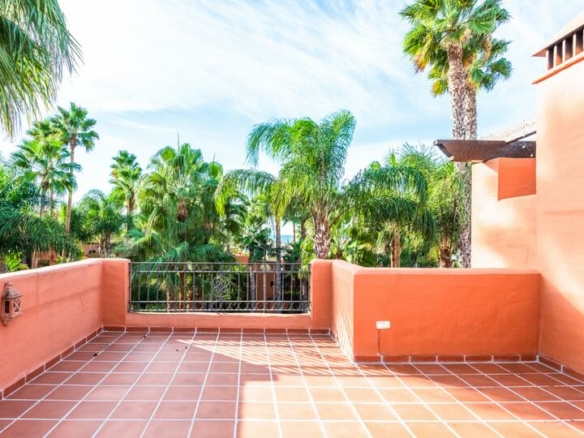 Golden Mile  – 3B Townhouse – Gated – Tropical Gardens