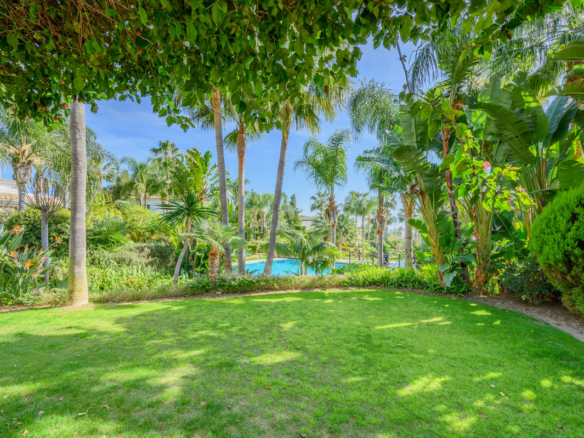SOLD: Modern Villa in Golden Mile – Gated Tropical Community 🌴