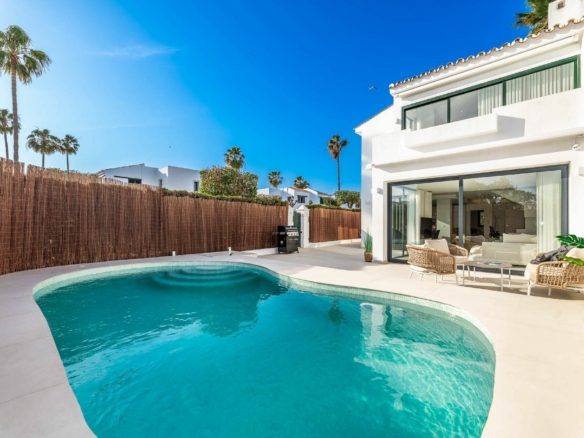 San Pedro -4B Townhouse – Turn Key -Near Facilities