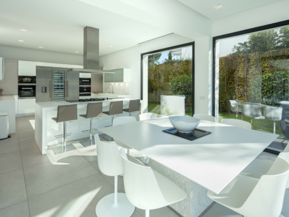 SOLD – Nueva Andalucia -Modern 5B Villa – Central – Key ready