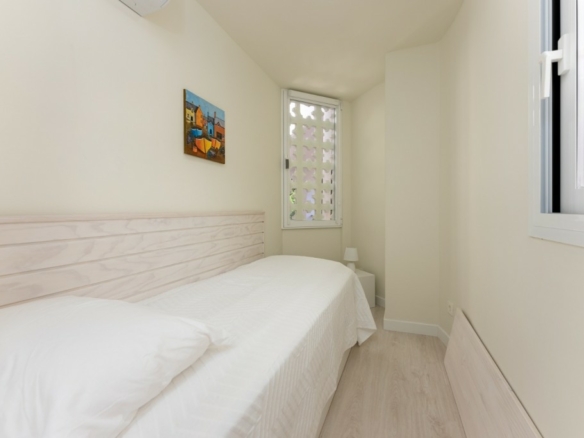 Nueva Andalucia – 3B Duplex Apt. – Close to facilities
