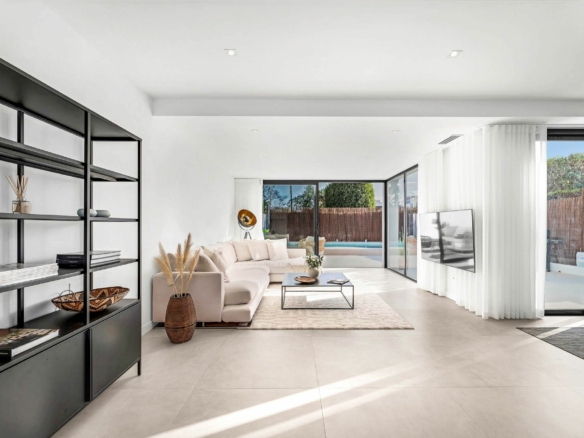 San Pedro -4B Townhouse – Turn Key -Near Facilities