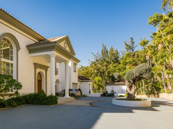 SOLD – La Zagaleta – Palatial 8B Mansion -Sea Views- Gated