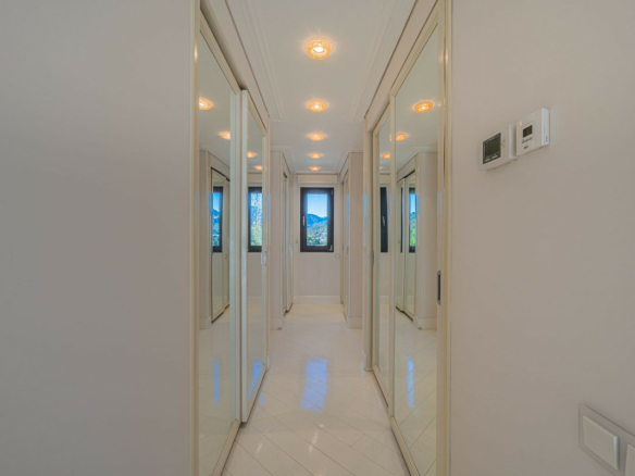 SOLD: Modern Villa in Golden Mile – Gated Tropical Community 🌴