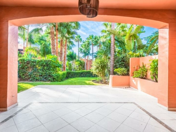 Golden Mile  – 3B Townhouse – Gated – Tropical Gardens