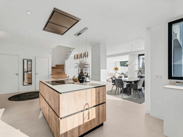 San Pedro -4B Townhouse – Turn Key -Near Facilities