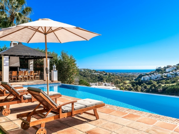 🌟 For Sale & Rent | Villa  La Quinta – Modern Luxury Retreat 🏡
