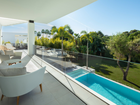 SOLD – Nueva Andalucia -Modern 5B Villa – Central – Key ready