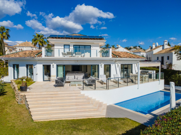 Nueva Andalucia – 5B Villa – Key Ready  – Sea Views