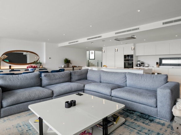Marbella East – Modern 6B Villa – Sea Views – Gated