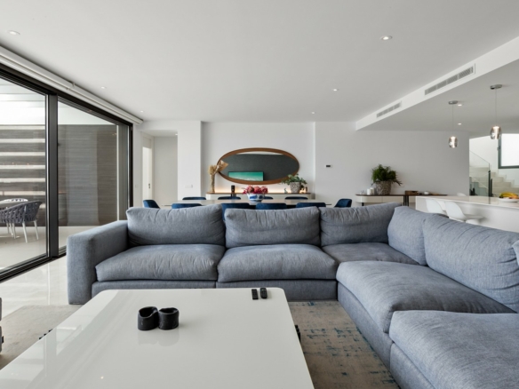 Marbella East – Modern 6B Villa – Sea Views – Gated