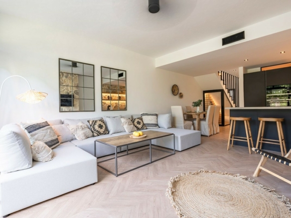 Nueva Andalucia – 3B Townhouse -1st Line Golf – Key ready