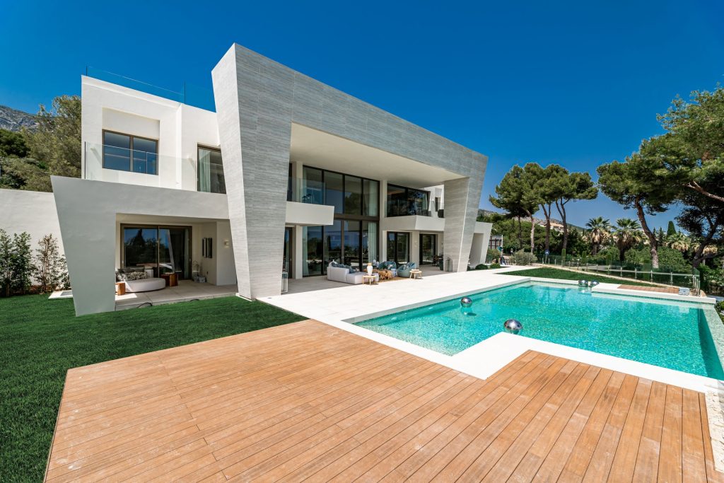For  Rent –  Sierra Blanca – Luxury 7 Bedrooms Modern Villa –  Sea Views