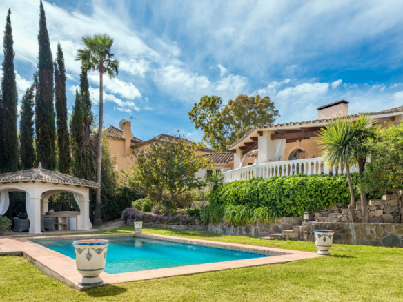Benahavis  – 4Bed Villa -To Reform