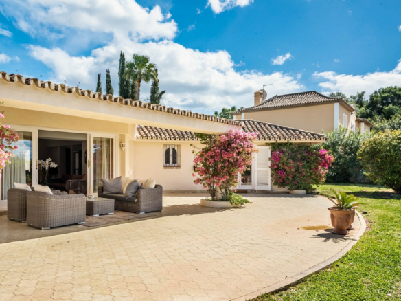 Benahavis  – 4Bed Villa -To Reform