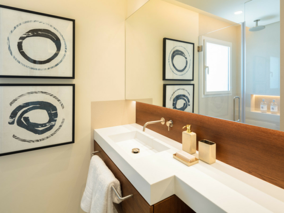 Golden Mile  – 5B Beachfront Villa – For Rent