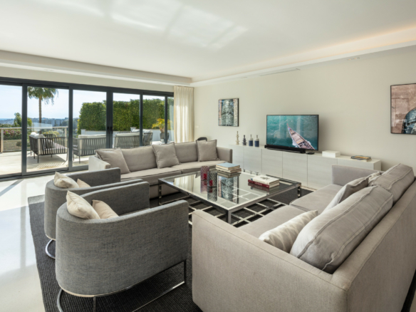 Nueva Andalucia – 5B Villa – Key Ready  – Sea Views