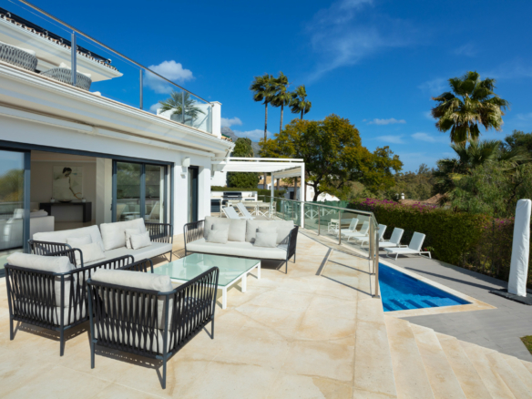 Nueva Andalucia – 5B Villa – Key Ready  – Sea Views