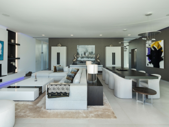 SOLD – Nueva Andalucia -Modern 5B Villa – Central – Key ready