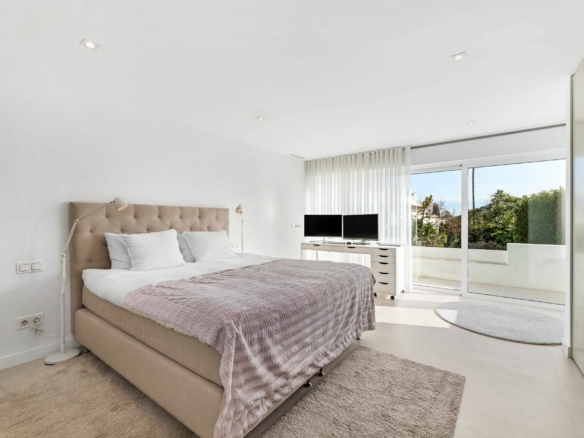 San Pedro -4B Townhouse – Turn Key -Near Facilities