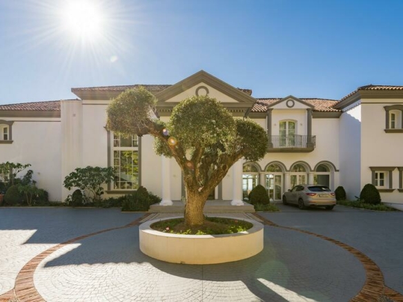 SOLD – La Zagaleta – Palatial 8B Mansion -Sea Views- Gated