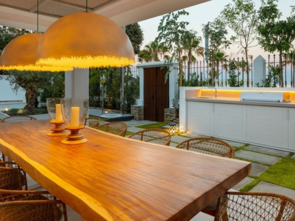 Golden Mile  – 5B Beachfront Villa – For Rent