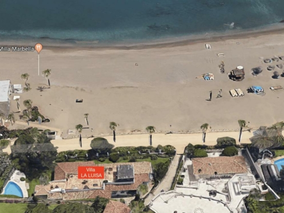 Golden Mile  – 5B Beachfront Villa – For Rent