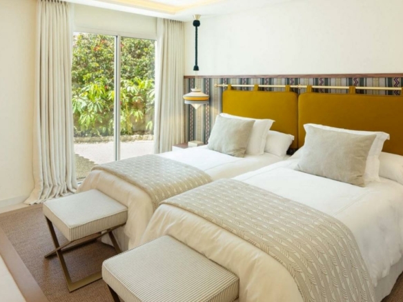 Golden Mile  – 5B Beachfront Villa – For Rent